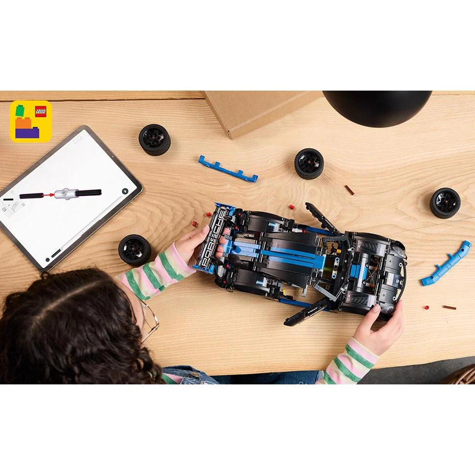 LEGO - Auto da corsa Porsche GT4 e-Performance 42176 - Image 15