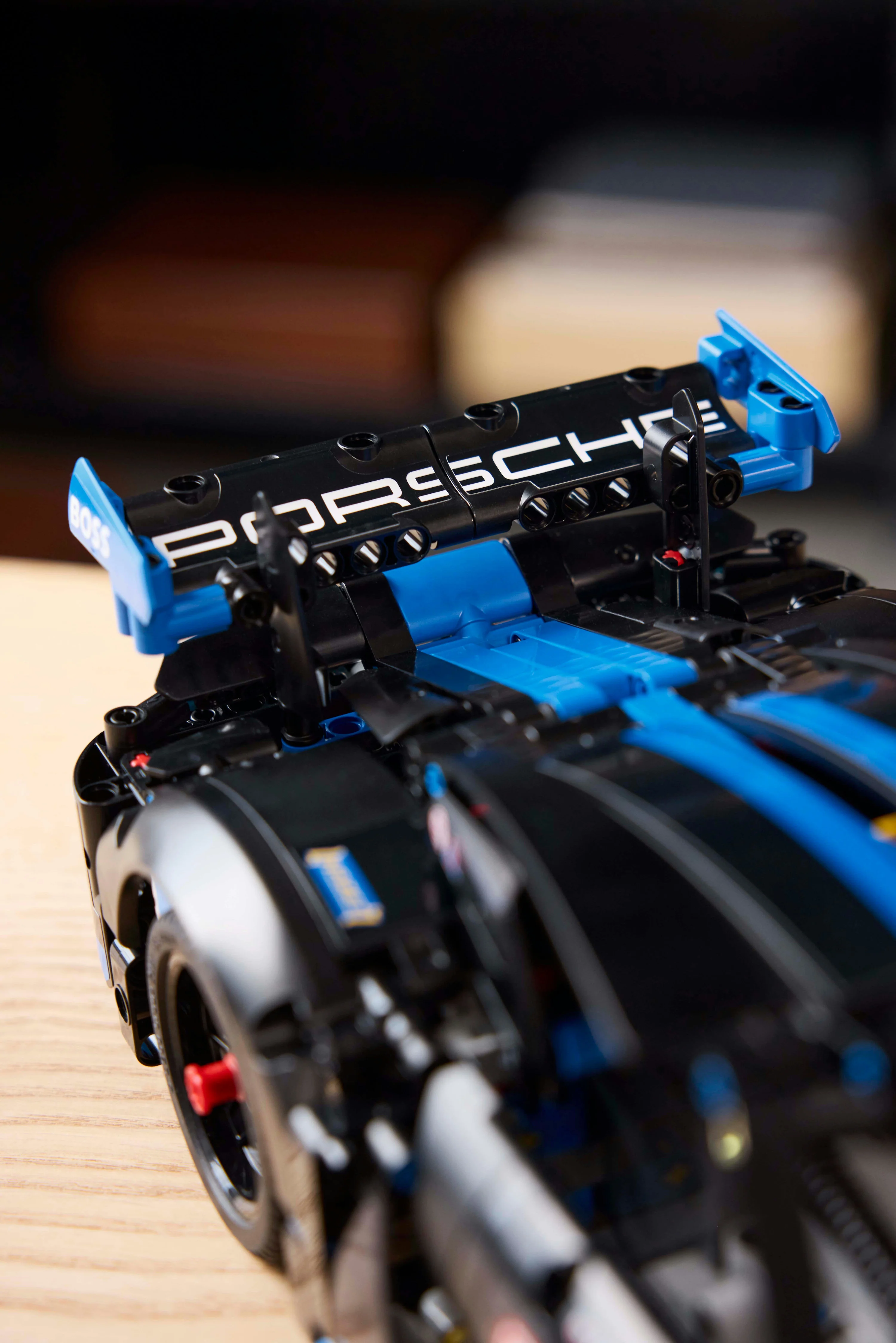 LEGO - Auto da corsa Porsche GT4 e-Performance 42176 - Image 26
