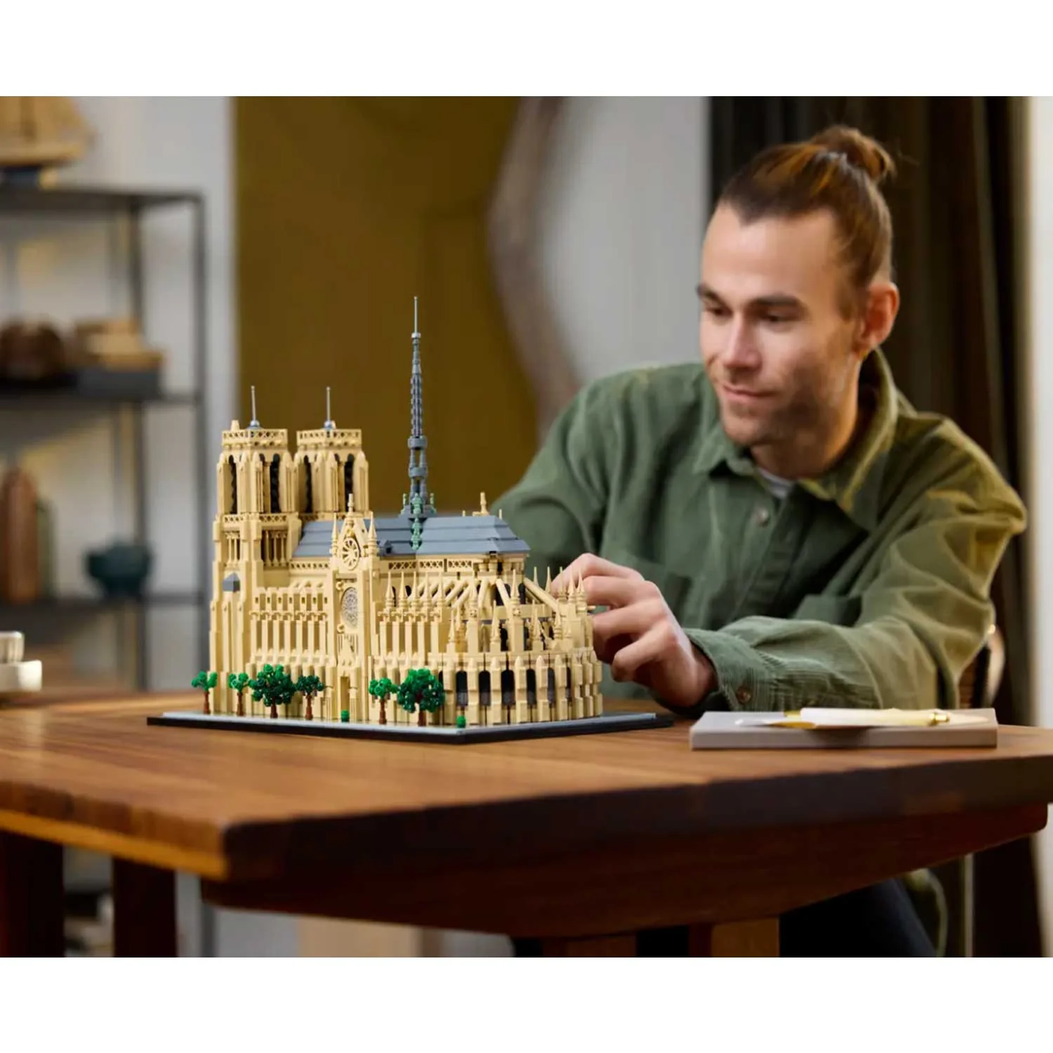 LEGO - Architecture: Notre Dame De Paris 21061 - Image 12