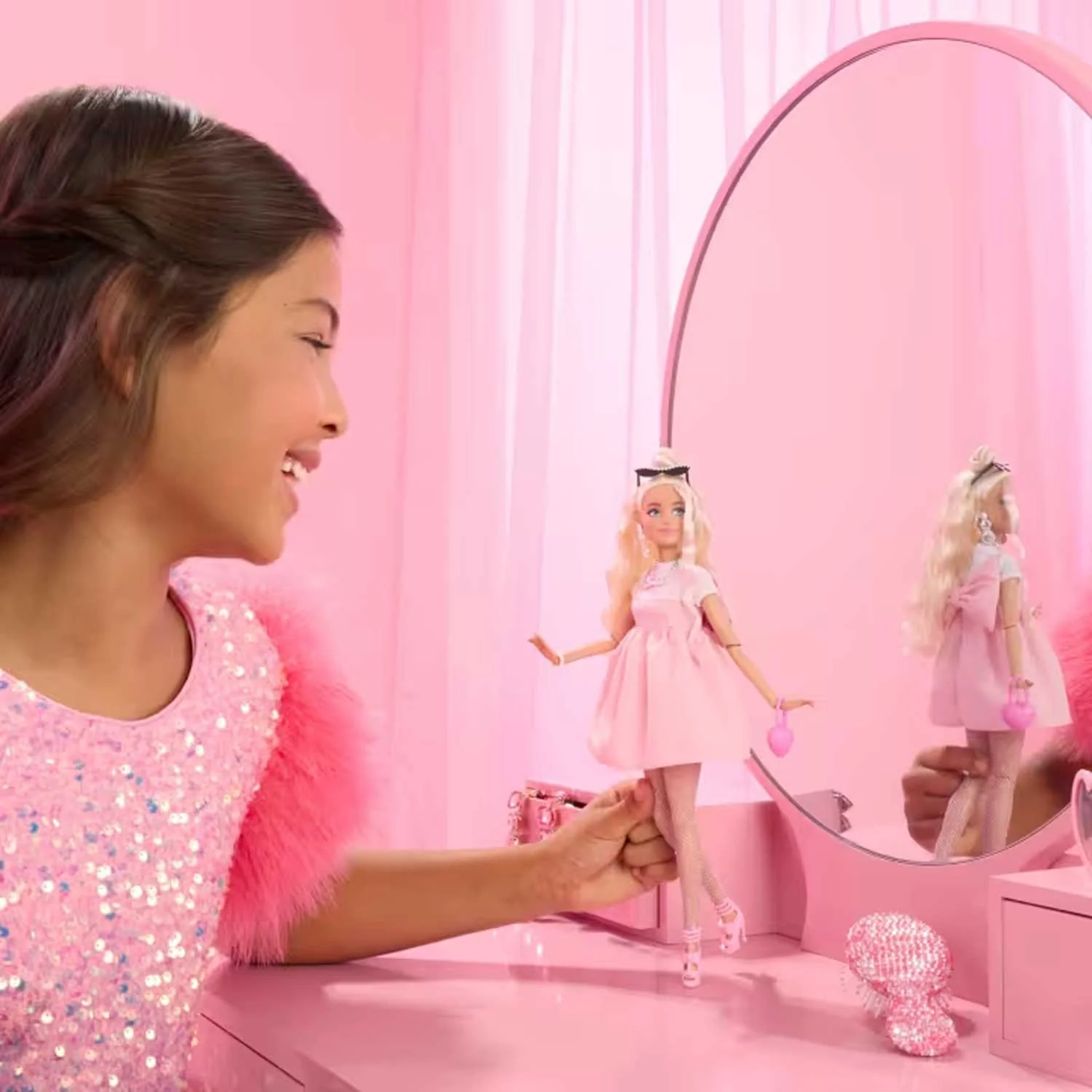 Mattel - Barbie Fashionista Deluxe Bow HYV27 - Image 3